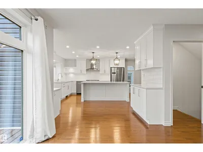 10626 125 ST NW photo 14