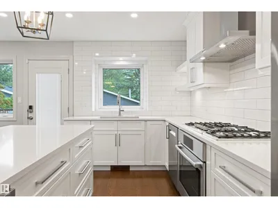 10626 125 ST NW photo 22