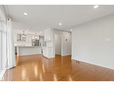 10626 125 ST NW photo 12