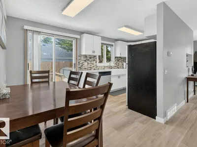 4624 36 AV NW photo 13