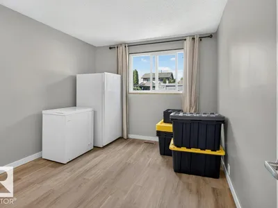 4624 36 AV NW photo 16