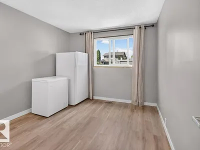 4624 36 AV NW photo 17