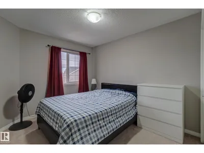 6706 24 AV SW photo 30