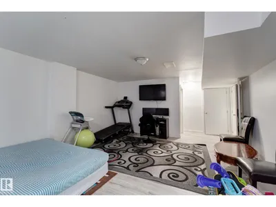 6706 24 AV SW photo 43
