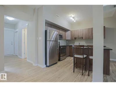 #607 10518 113 ST NW NW photo 18