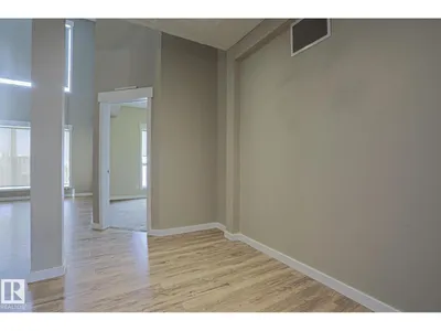 #607 10518 113 ST NW NW photo 5