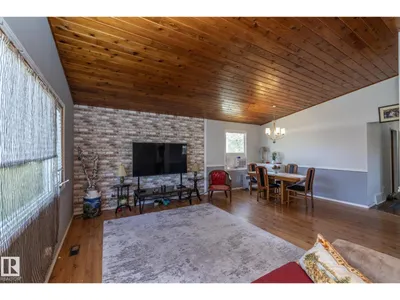 3608 44 ST photo 4