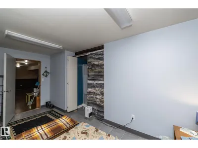 3608 44 ST photo 27