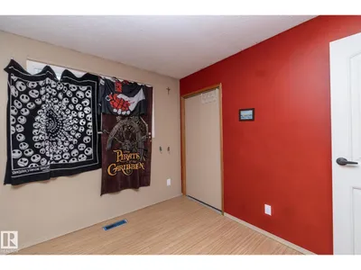 3608 44 ST photo 38