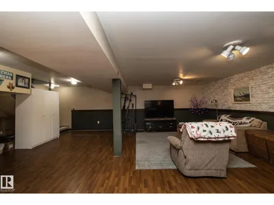 3608 44 ST photo 26