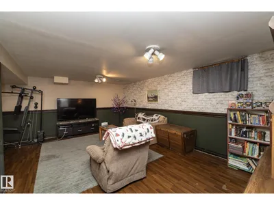 3608 44 ST photo 23