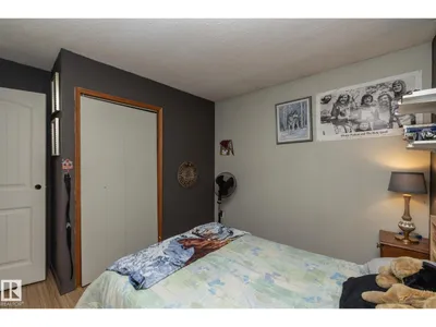 3608 44 ST photo 16