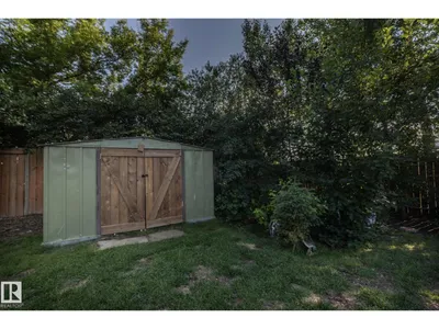 3608 44 ST photo 48