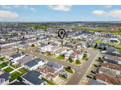 7111 169 AV NW photo 38