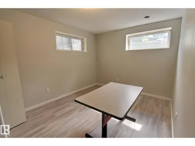 10 BIRCHMONT CR photo 21
