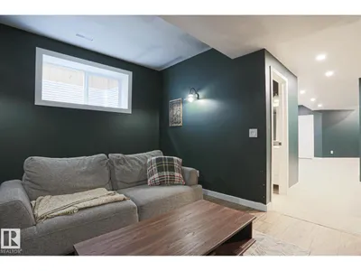 12020 125 ST NW photo 36