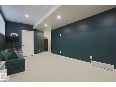 12020 125 ST NW photo 45