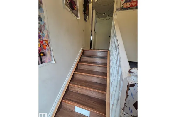 3511 28 AV NW photo 3