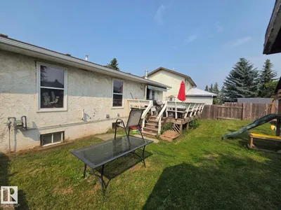 3511 28 AV NW photo 32