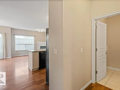 #59 3010 33 AV NW photo 19