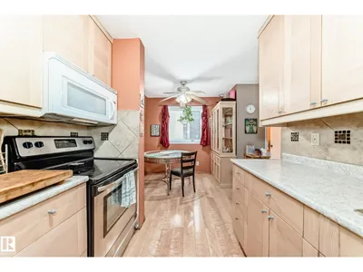 3151 139 AV NW photo 8