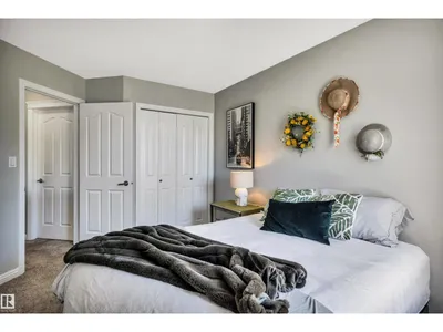 9804 145 AV NW photo 32