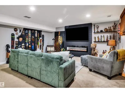 9804 145 AV NW photo 36