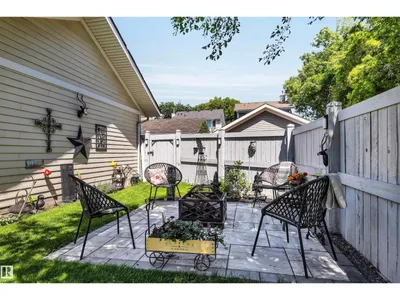 9804 145 AV NW photo 44