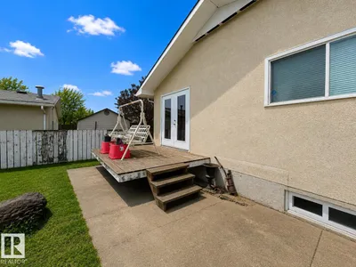 8816 137 AV NW photo 23