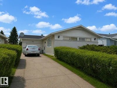 8816 137 AV NW photo 25