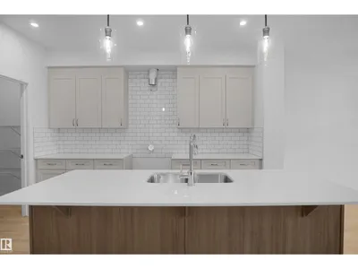22944 82 AV NW photo 8