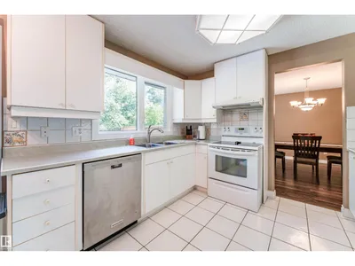 190 GARIEPY CR NW photo 10