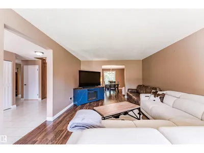 190 GARIEPY CR NW photo 16
