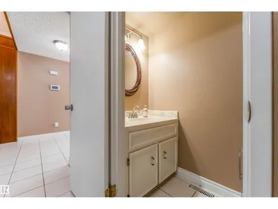 190 GARIEPY CR NW photo 22