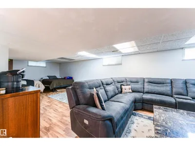 190 GARIEPY CR NW photo 46