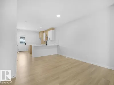 260 24 ST SW SW photo 16
