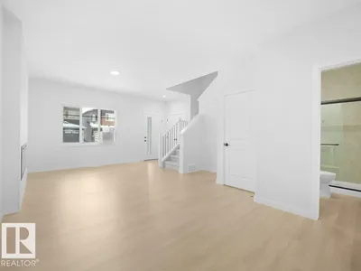 260 24 ST SW SW photo 17