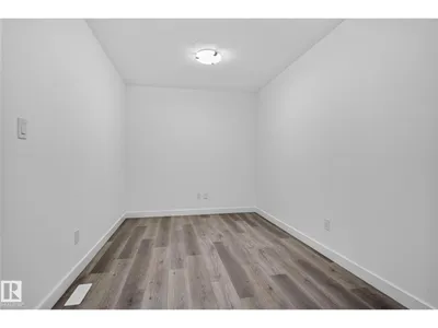 13 ENNS CT photo 31