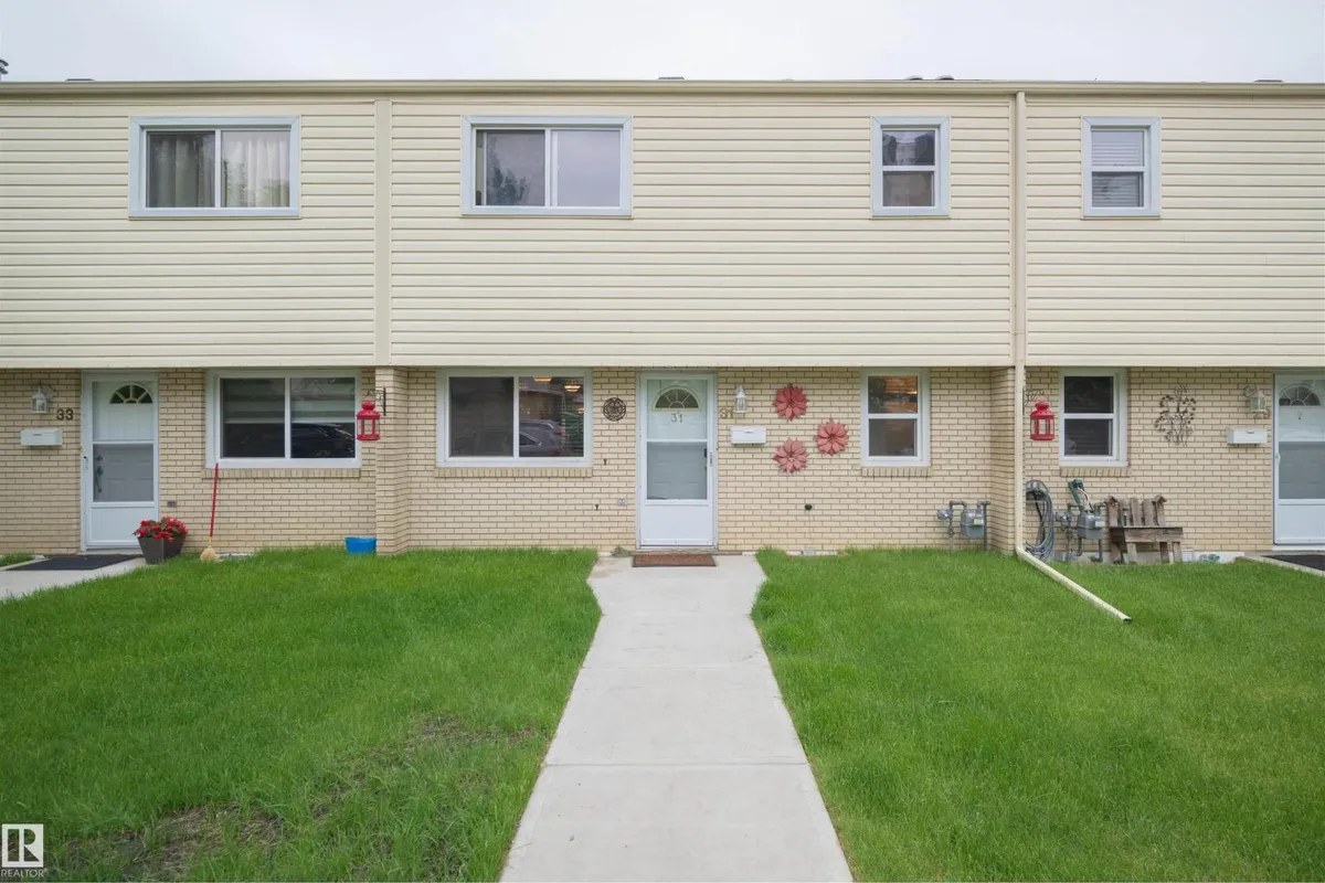 31 Royal RD NW exterior