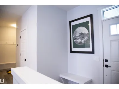 9240 224 ST NW photo 4