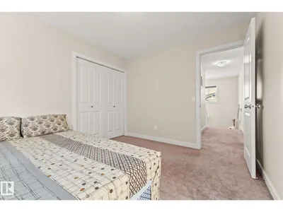 724 40 AV NW photo 21