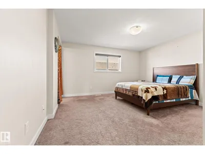 724 40 AV NW photo 27