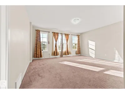 724 40 AV NW photo 35