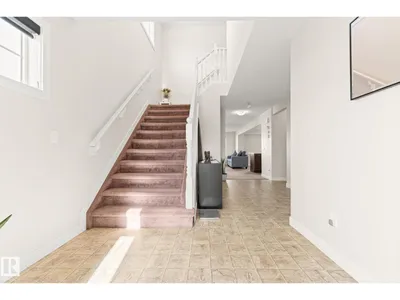 724 40 AV NW photo 4