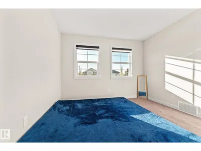 724 40 AV NW photo 41