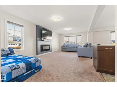 724 40 AV NW photo 5