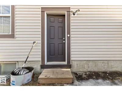 724 40 AV NW photo 56