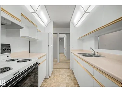#452 10520 120 NW photo 8