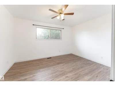 7120 139 AV NW photo 13