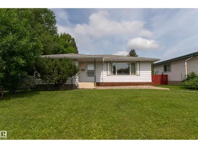 7120 139 AV NW photo 35